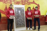 На фабрике «Ясная Поляна» российских  хоккеистов научили печь пряники