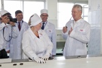 Врио мэра Москвы С. С. Собянин посетил фабрику «Красный Октябрь»