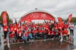 Команда в красных футболках «Красный Октябрь – 170 лет» успешно выступила на Московском марафоне